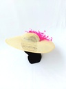 T&O CONCEPT - Chapeau Crème avec plumes fuschia - A709