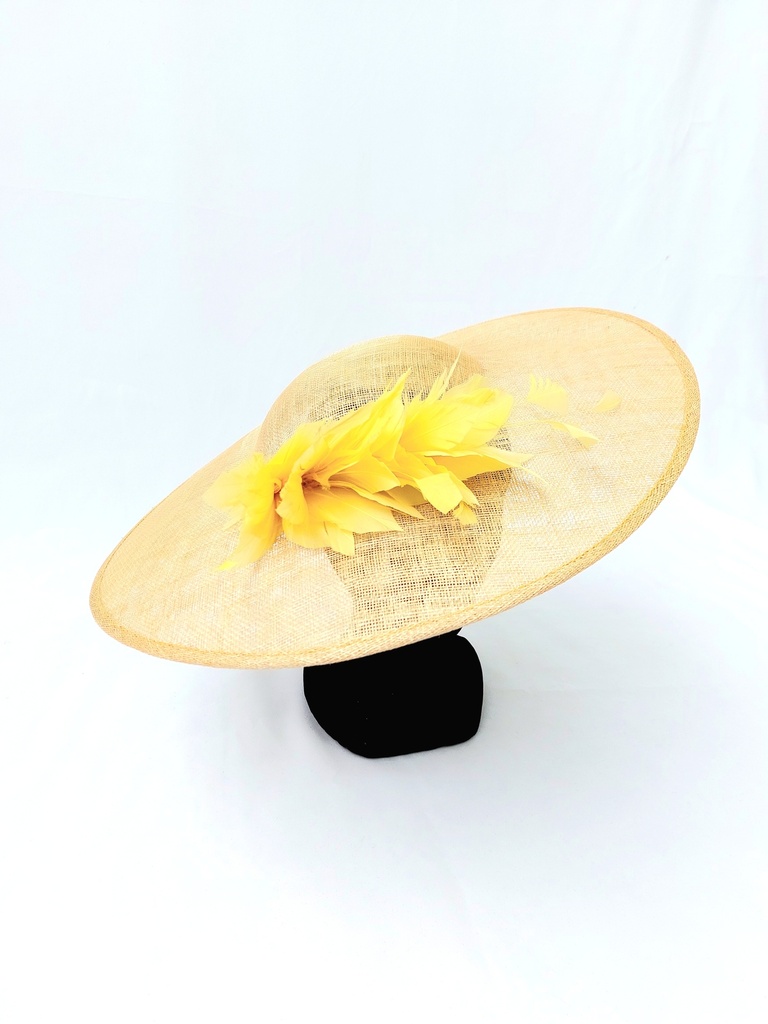 T&O CONCEPT - Chapeau Crème avec plumes jaunes - A721