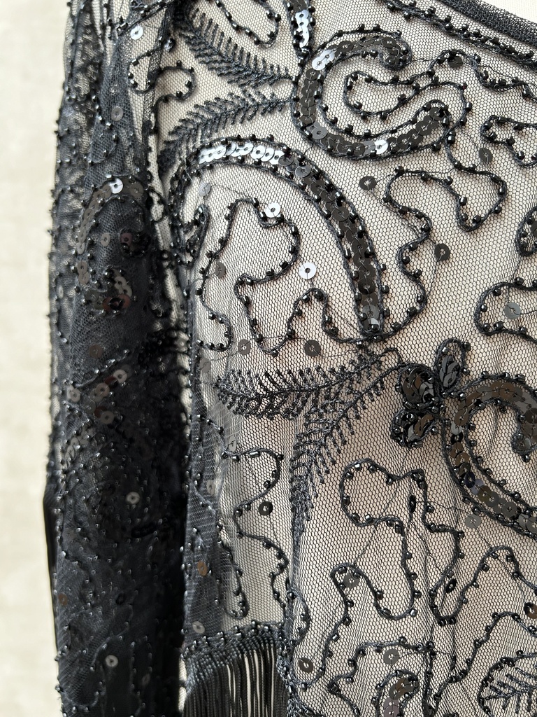 Veste capeline perles noire C03422