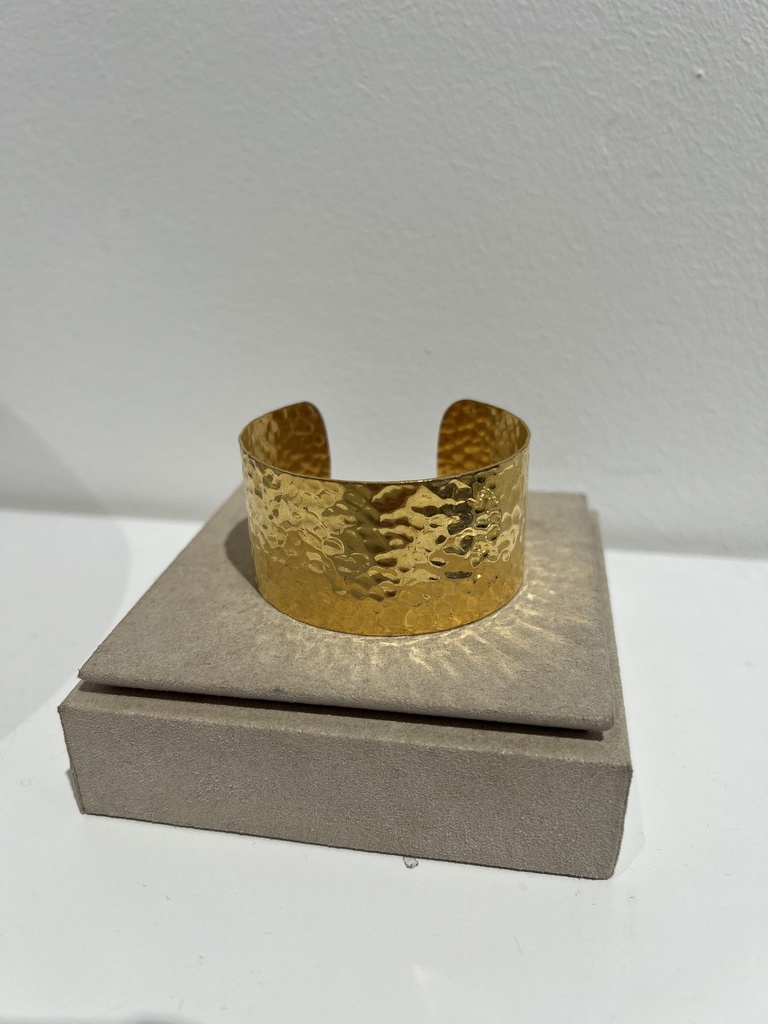 LOC- Bracelet manchette dorée martelée - A988
